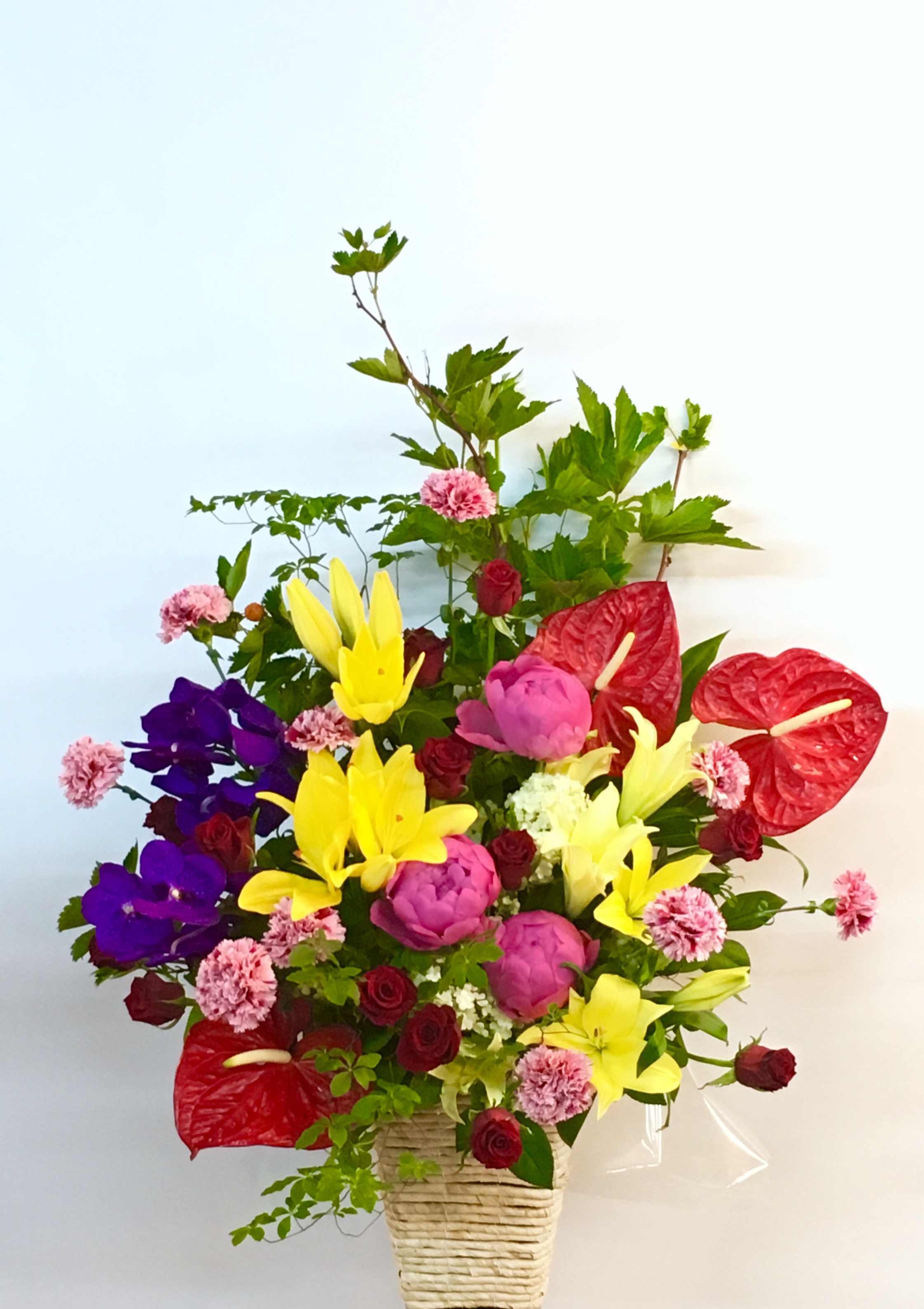【ナオ花屋の納品事例37】横浜市関内の法人企業様へテーブル装花を配達しました！