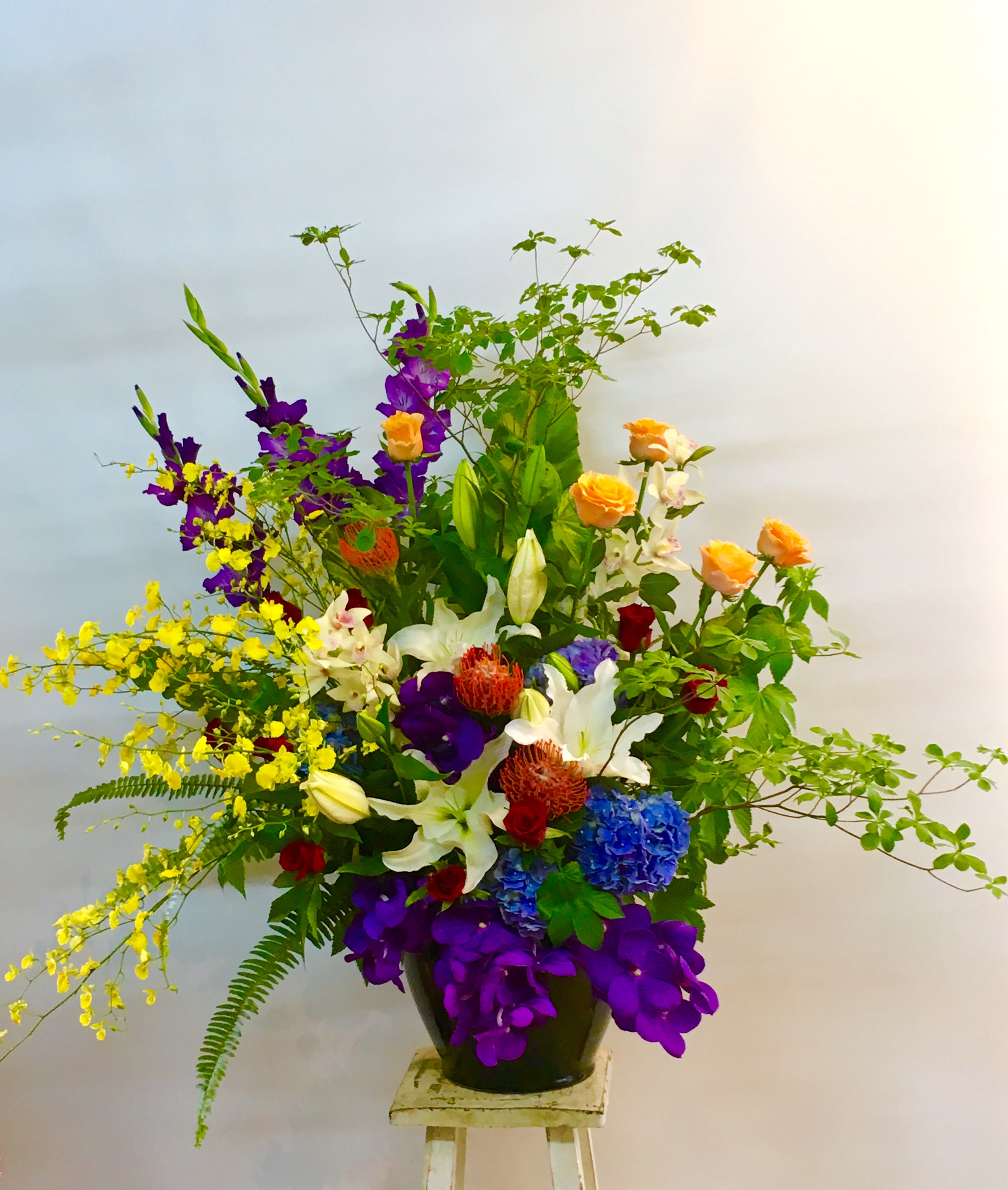 【ナオ花屋の納品事例45】横浜市関内の法人企業様より壺花を配達しました！