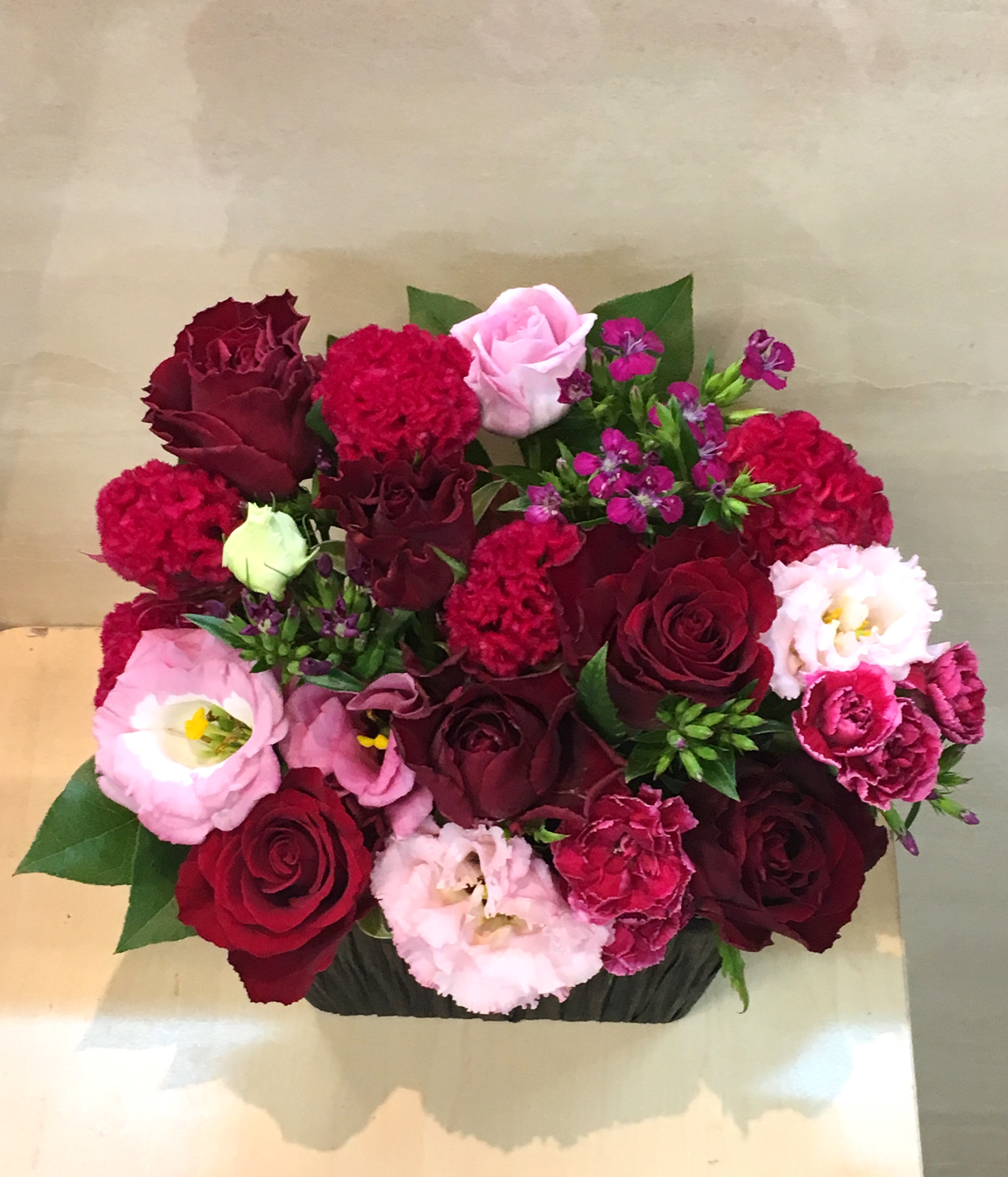 【ナオ花屋の納品事例100】横浜市関内カモメライヴマターズへスタンド花を配達しました！