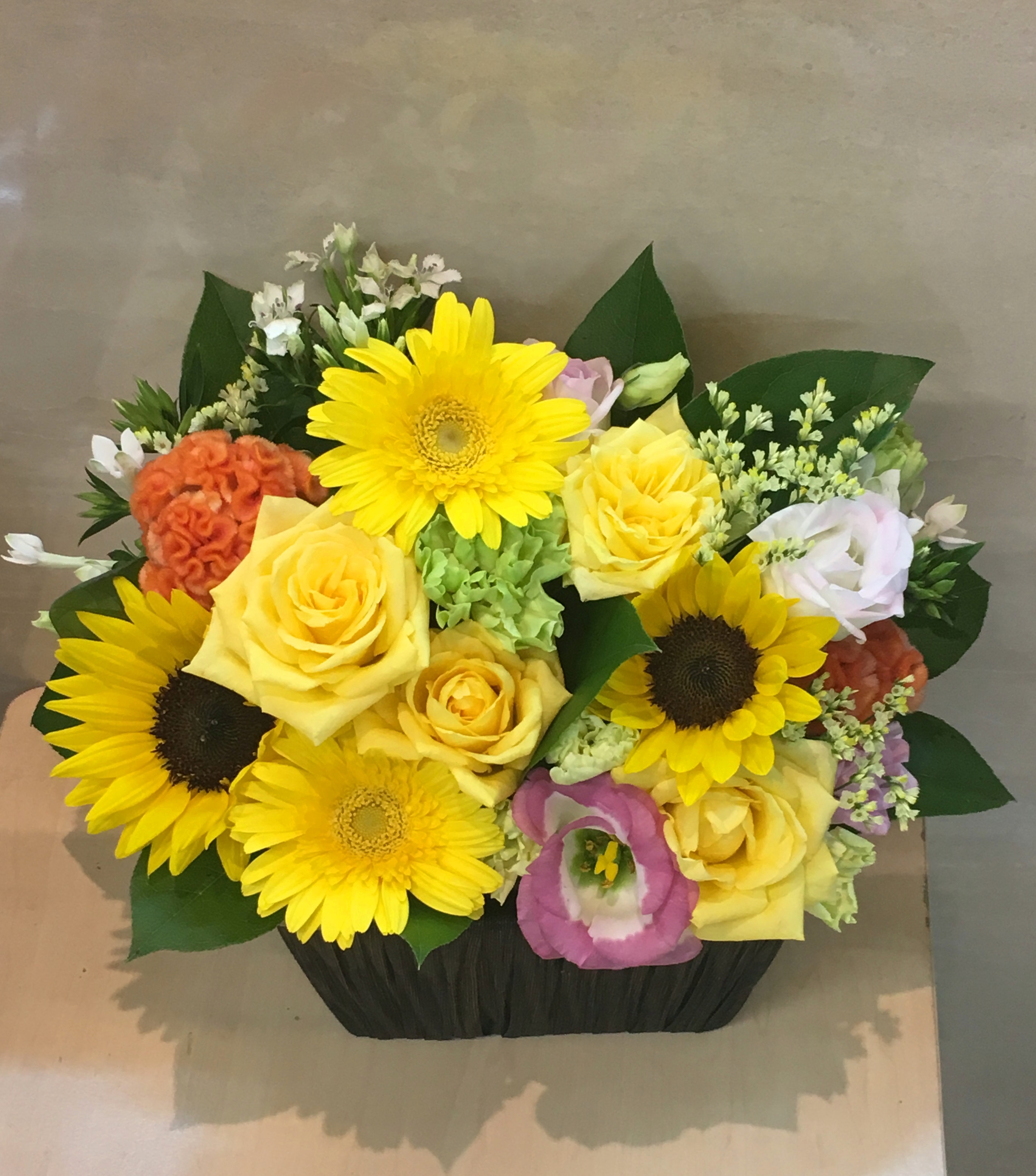 【ナオ花屋の納品事例119】横浜市関内真砂町の法人企業様へスタンド花を配達しました！