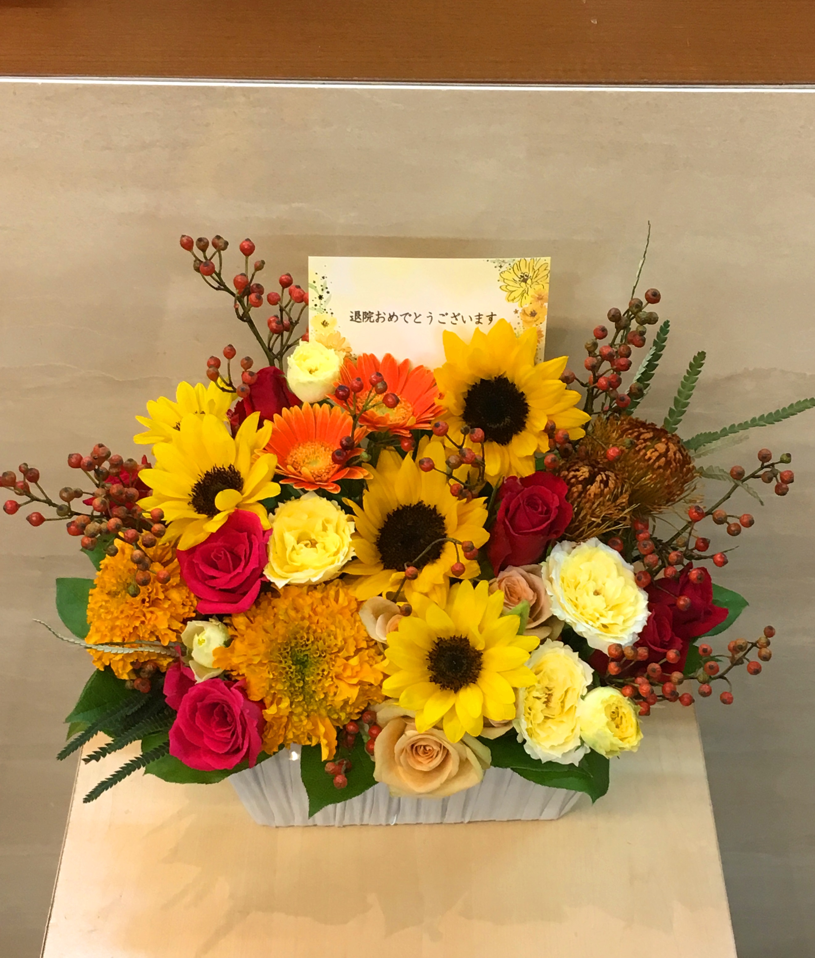 【ナオ花屋の納品事例160】横浜市関内の法人企業様へスタンド花を配達しました！