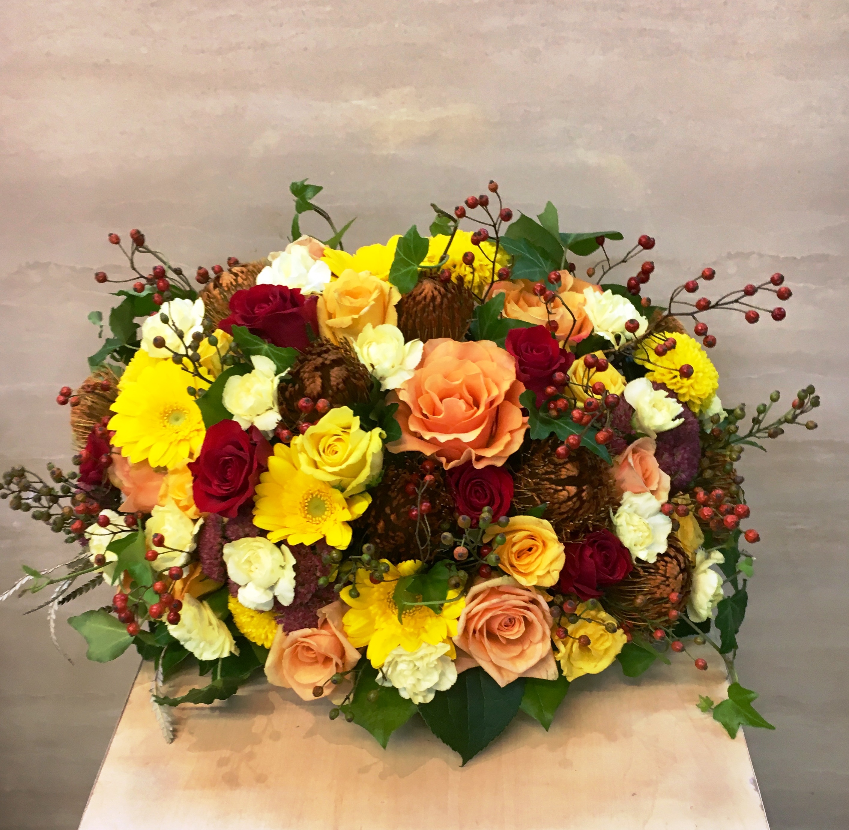 【ナオ花屋の納品事例165】横浜市桜木町ゴールデンギャラリーへスタンド花を配達しました！
