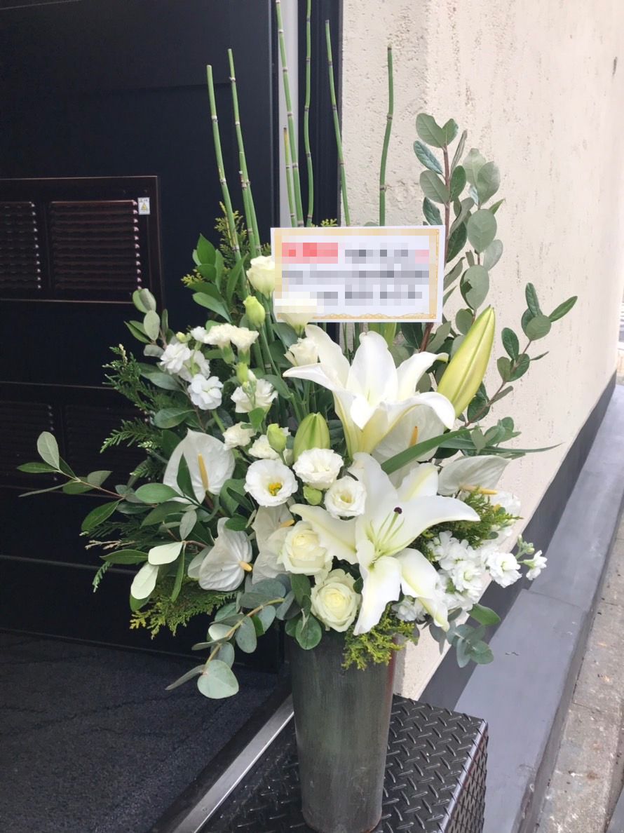 【ナオ花屋の納品事例209】横浜市みなとみらいギャラリーへスタンド花を当日配達しました！
