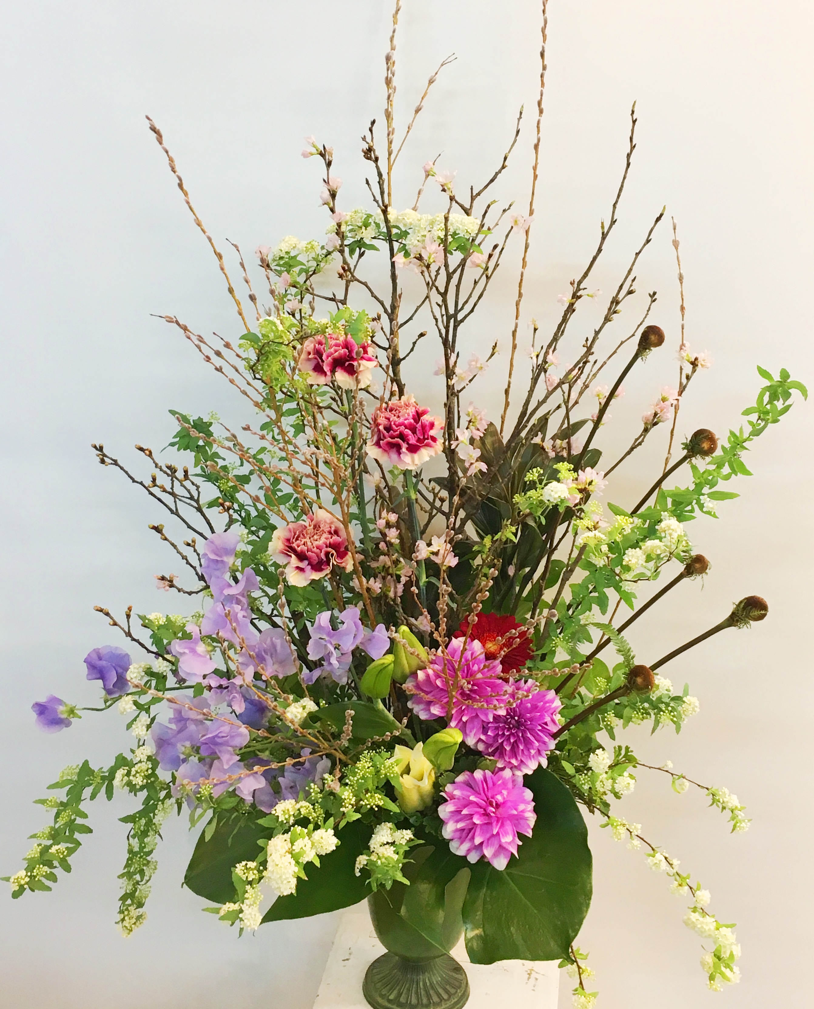 横浜市関内へ胡蝶蘭を即日当日配達しました！【横浜花屋の花束・スタンド花・胡蝶蘭・バルーン・アレンジメント配達事例272】