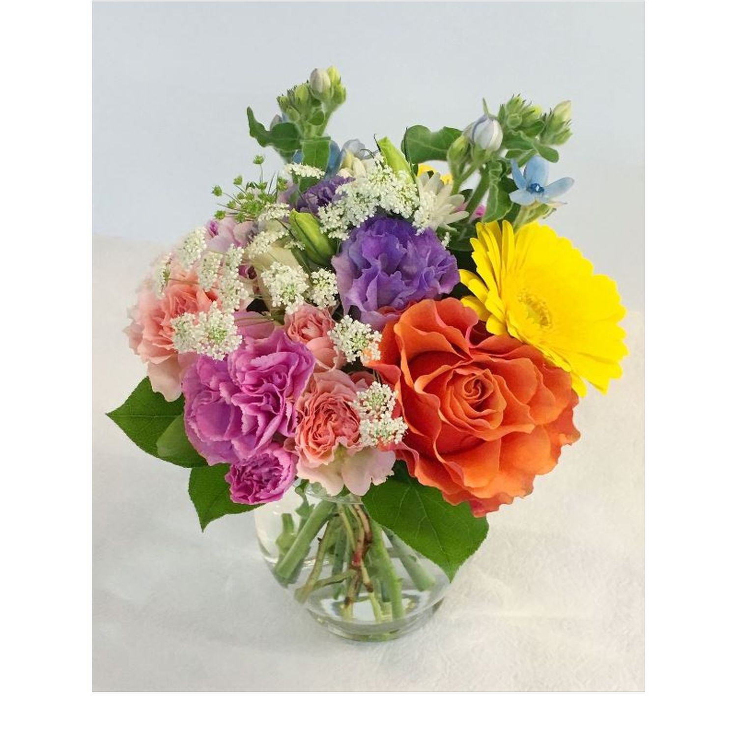 横浜市中区西区南区限定花瓶付き卓上花01 横浜の花屋florist Naoは無料配達 関内 みなとみらいなど配達実績多数