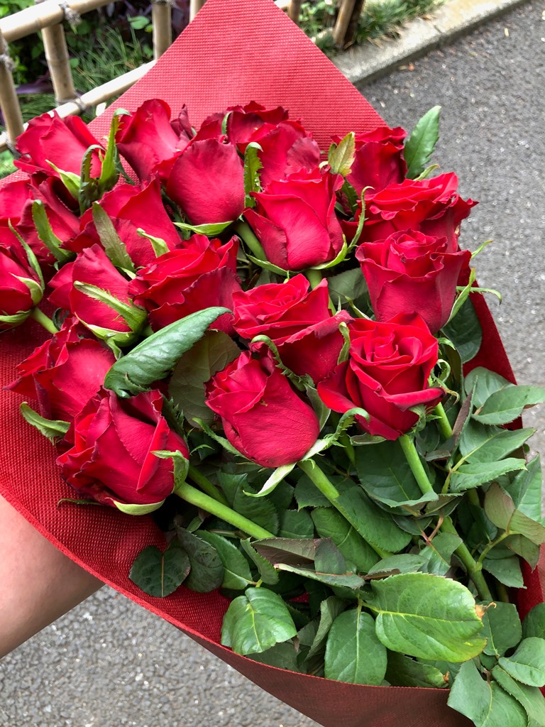 横浜市日本大通りへ胡蝶蘭を当日即日配達しました！【横浜花屋の花束・スタンド花・胡蝶蘭・バルーン・アレンジメント配達事例378】