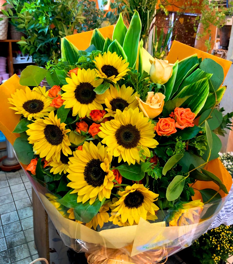 横浜市関内へ胡蝶蘭を即日当日配達しました！【横浜花屋の花束・スタンド花・胡蝶蘭・バルーン・アレンジメント配達事例430】