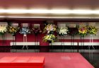 横浜市中区へスタンド花を配達しました。【横浜花屋の花束・スタンド花・胡蝶蘭・バルーン・アレンジメント配達事例485】