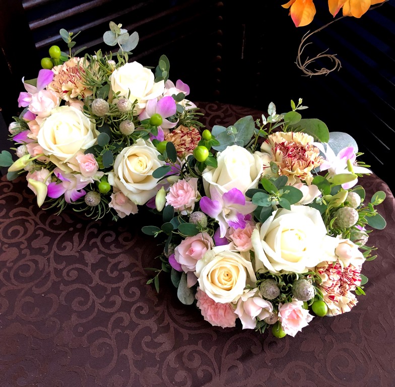 テーブル装花卓上花を配達しました。【横浜花屋の花束・スタンド花・胡蝶蘭・バルーン・アレンジメント配達事例501】