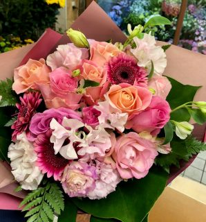 関内へ花束を即日当日配達しました。【横浜花屋の花束・スタンド花・胡蝶蘭・バルーン・アレンジメント配達事例584】