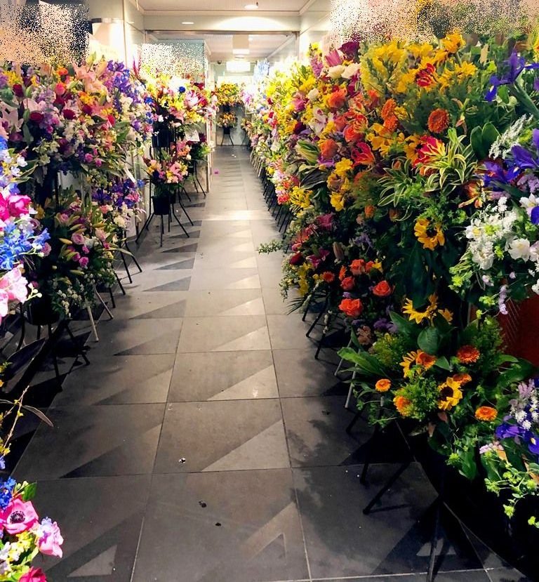 関内へスタンド花を即日当日配達しました。【横浜花屋の花束・スタンド花・胡蝶蘭・バルーン・アレンジメント配達事例612】