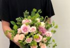 横浜市みなとみらいへ花束を即日当日配達させていただきました。【横浜花屋の花束・スタンド花・胡蝶蘭・バルーン・アレンジメント配達事例681】