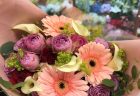 横浜ロイヤルパークホテルへバラの花束を配達しました。【横浜花屋の花束・スタンド花・胡蝶蘭・バルーン・アレンジメント配達事例707】