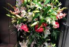 横浜市関内へバルーンスタンド花を即日当日配達しました。【横浜花屋の花束・スタンド花・胡蝶蘭・バルーン・アレンジメント配達事例714】