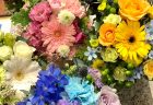 みなとみらいギャラリーへスタンド花を配達しました。【横浜花屋の花束・スタンド花・胡蝶蘭・バルーン・アレンジメント配達事例793】