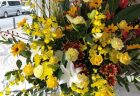 横浜市関内へスタンド花を即日当日配達しました。【横浜花屋の花束・スタンド花・胡蝶蘭・バルーン・アレンジメント配達事例806】