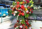 横浜市みなとみらいへバラの花束を配達しました。【横浜花屋の花束・スタンド花・胡蝶蘭・バルーン・アレンジメント配達事例872】