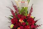 新横浜NEW SIDE BEACH!!へスタンド花を配達しました。【横浜花屋の花束・スタンド花・胡蝶蘭・バルーン・アレンジメント配達事例897】