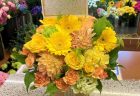 横浜大さん橋ホールへ花束を約600束配達しました。【横浜花屋の花束・スタンド花・胡蝶蘭・バルーン・アレンジメント配達事例917】