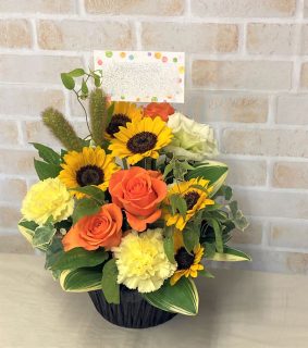 横浜スーパー・ファクトリーへ花束と楽屋花を配達しました。【横浜花屋の花束・スタンド花・胡蝶蘭・バルーン・アレンジメント配達事例937】