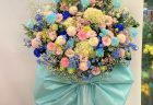 横浜アリーナへスタンド花を配達しました。【横浜花屋の花束・スタンド花・胡蝶蘭・バルーン・アレンジメント配達事例989】