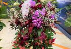 横浜アリーナへスタンド花を配達しました。【横浜花屋の花束・スタンド花・胡蝶蘭・バルーン・アレンジメント配達事例989】