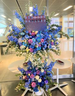 乃木坂46北野日奈子様へのフラスタを制作＆配達しました。【横浜花屋の花束・スタンド花・胡蝶蘭・バルーン・アレンジメント配達事例1020】