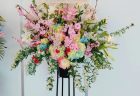 横浜市みなとみらいへ祝花スタンド花を配達しました。【横浜花屋の花束・スタンド花・胡蝶蘭・バルーン・アレンジメント配達事例1023】