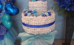 横浜市みなとみらいへ2段ケーキのフラスタを配達しました。【横浜花屋の花束・スタンド花・胡蝶蘭・バルーン・アレンジメント配達事例1126】