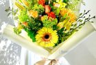 スタイリッシュ白系花束