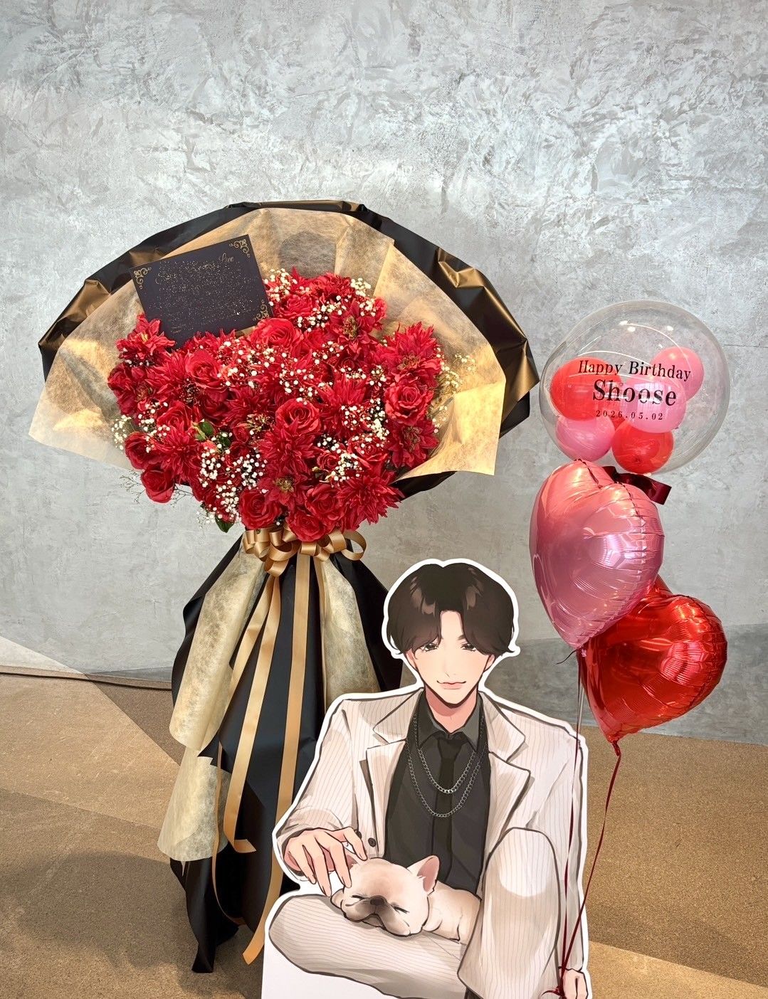 KT Zepp Yokohamaへパネル付きフラスタを配達しました。【横浜花屋の花束・スタンド花・胡蝶蘭・バルーン・アレンジメント配達事例1154】