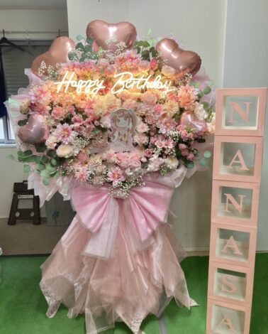 横浜ＹＴＪホールへフラスタを配達しました。【横浜花屋の花束・スタンド花・胡蝶蘭・バルーン・アレンジメント配達事例1176】